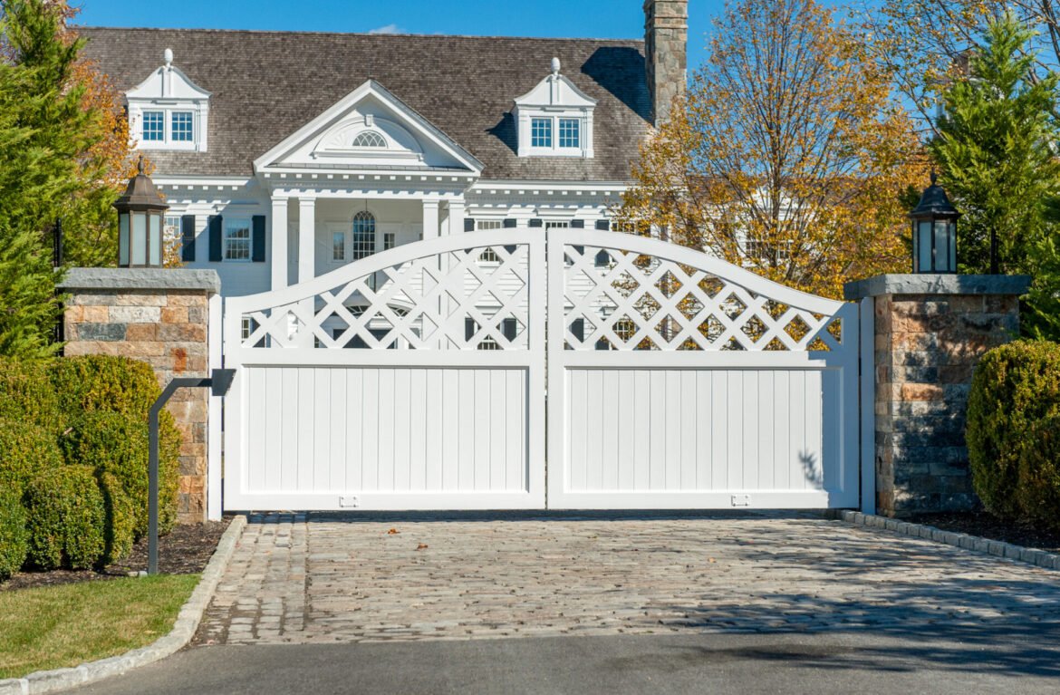 Why Composite Garden Gates Are the Best Choice for Your Outdoor Space